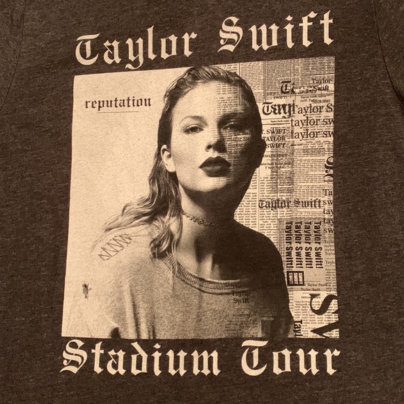 Taylor Swift Reputation tour Tshirt. Never worn. Small - Picture 2 of 5